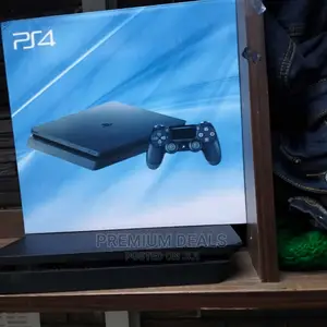 Ps4 Slim in Box