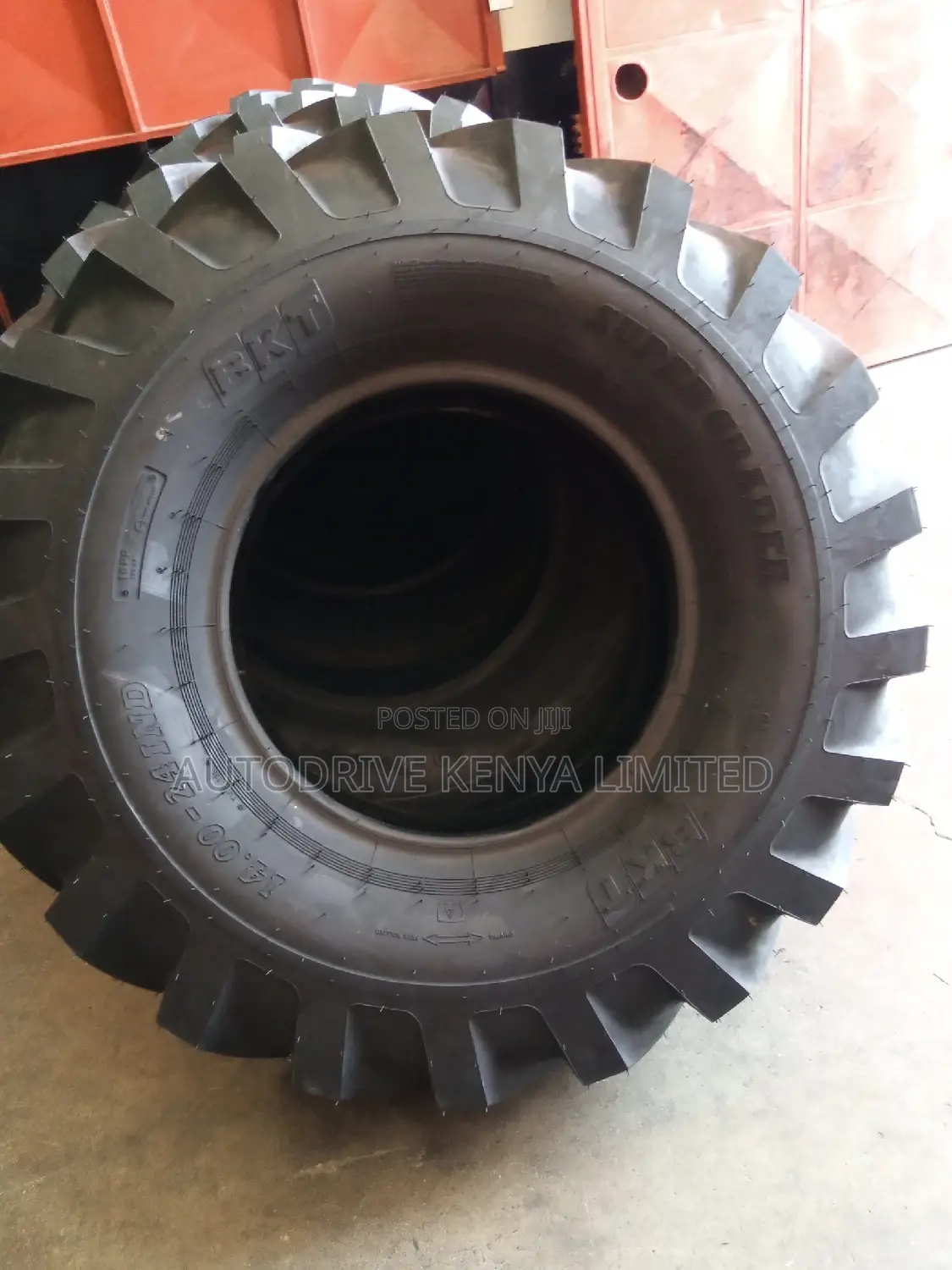 14.00 - 24 BKT Industrial