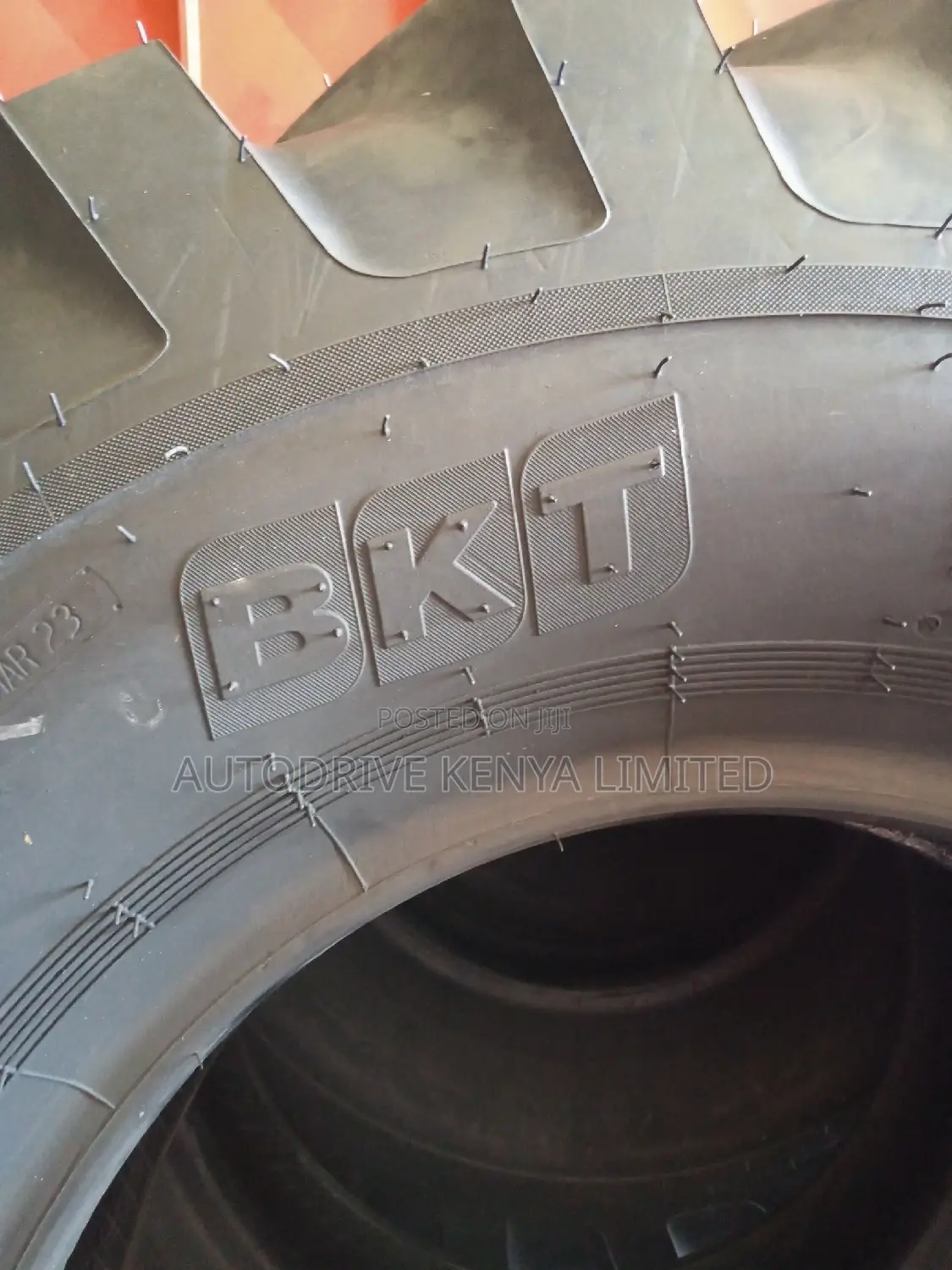 14.00 - 24 BKT Industrial