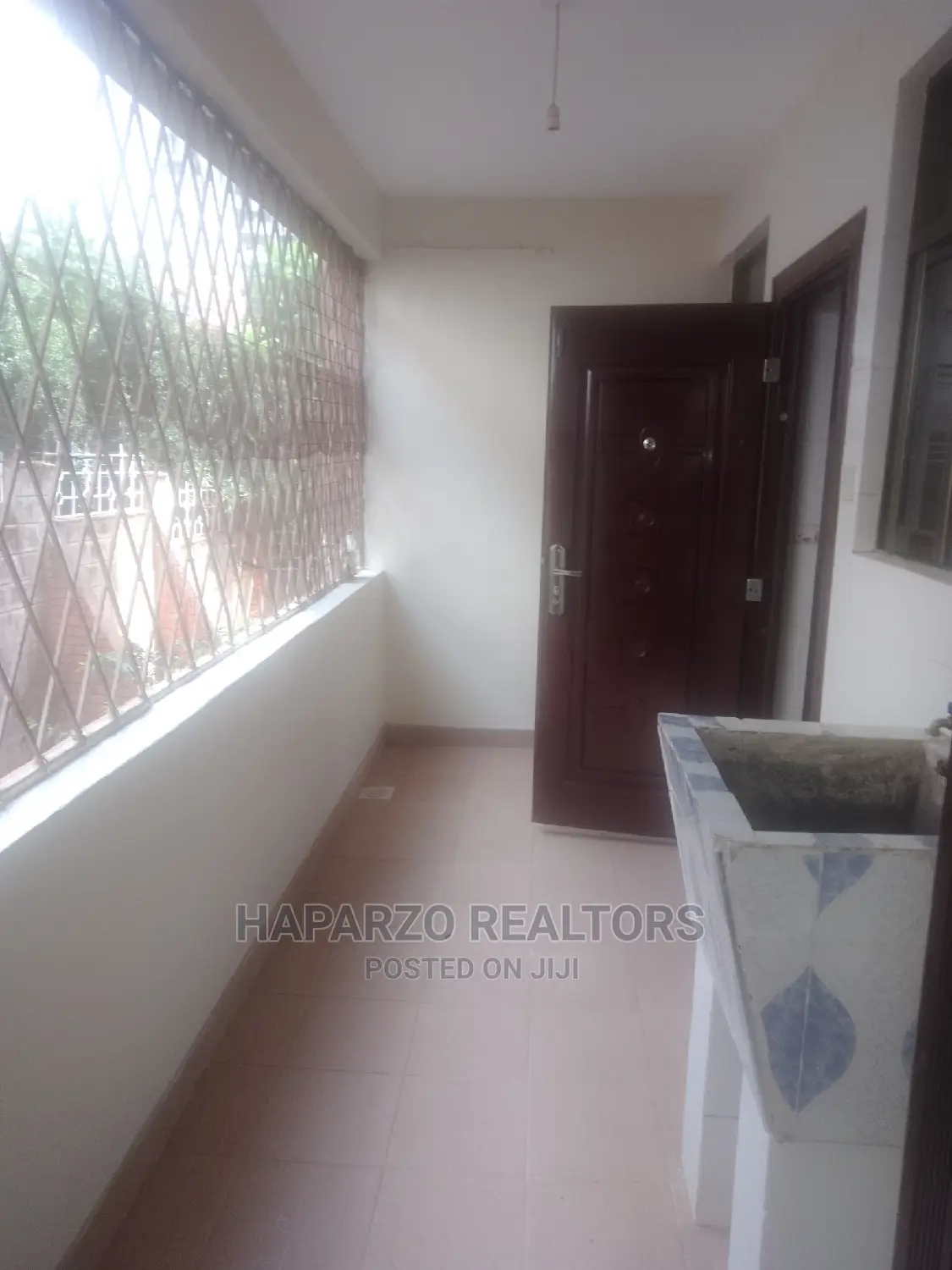 3bdrm Apartment in Riverside for rent