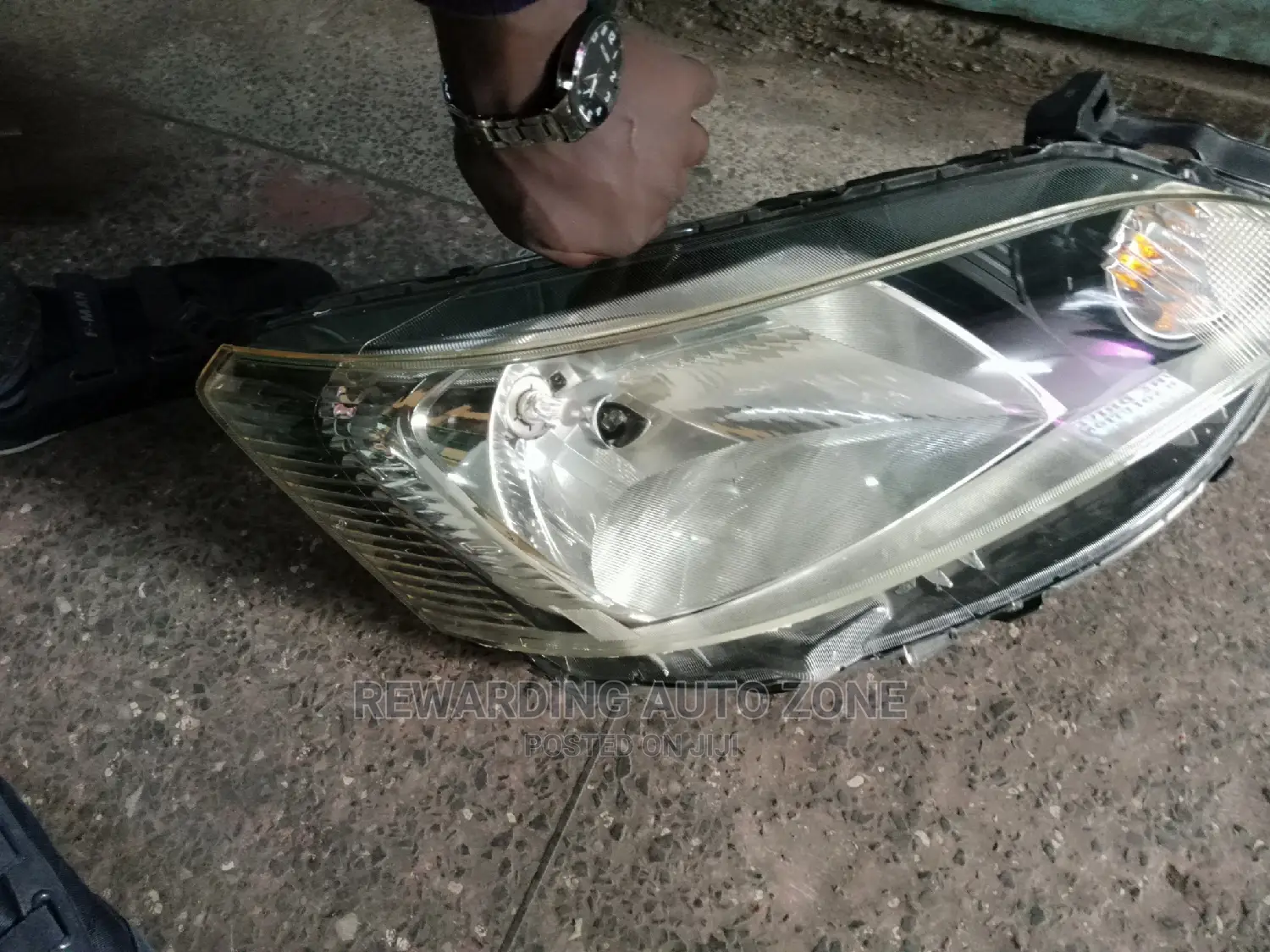 Nv200 Nissan Headlight.