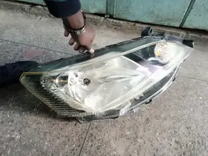 Nv200 Nissan Headlight.