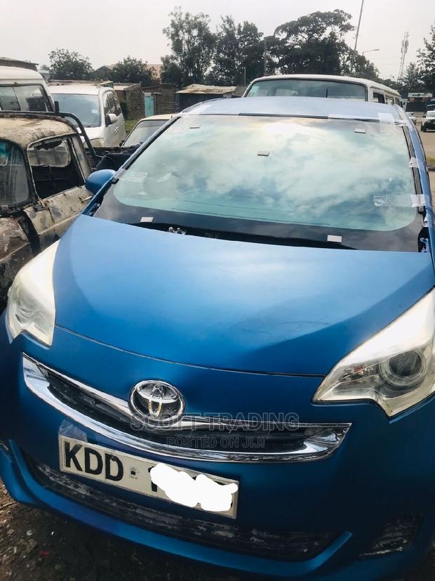 Toyota Ractis 2012 Windshield