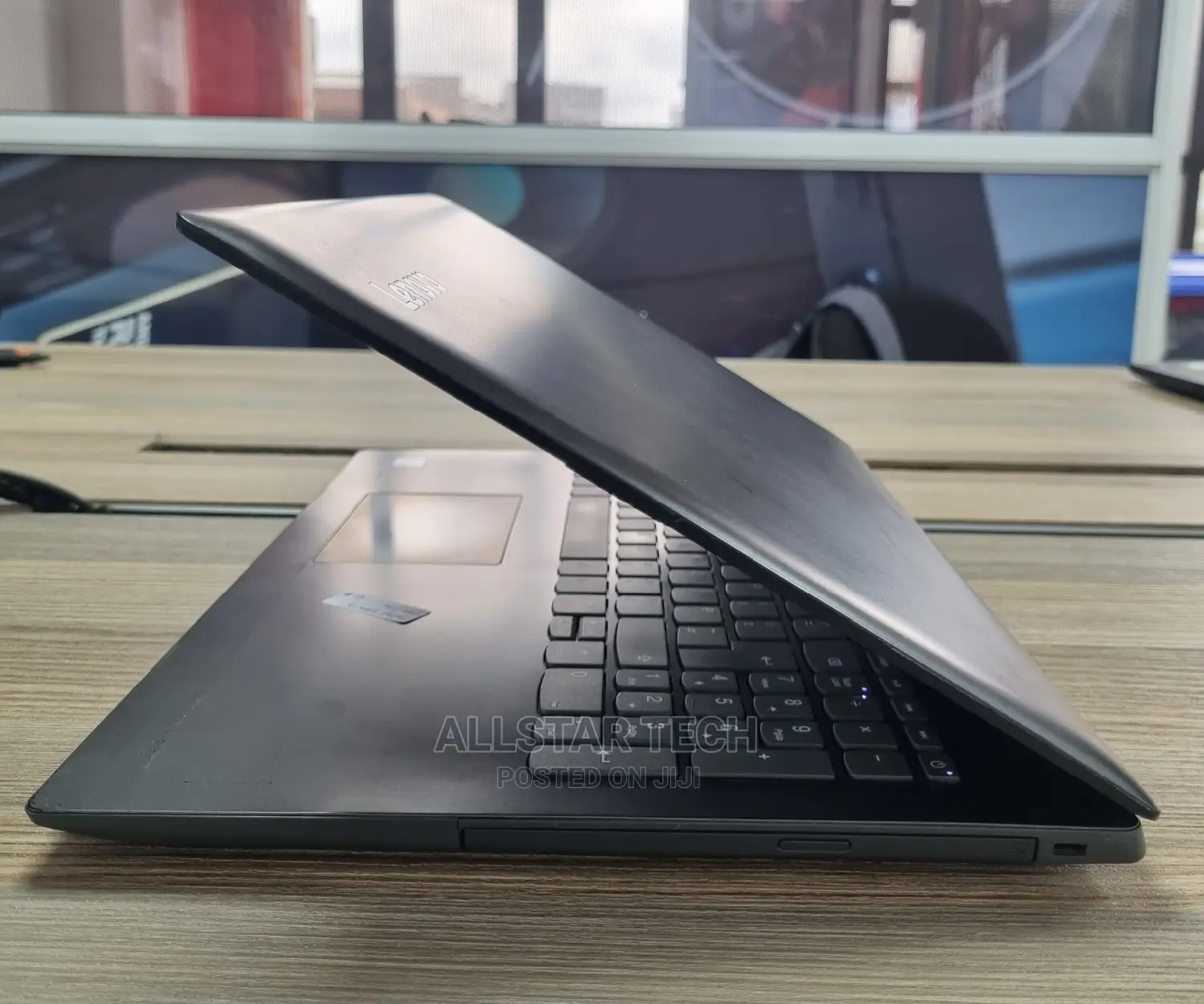Laptop Lenovo IdeaPad 320 4GB Intel Core I3 HDD 500GB