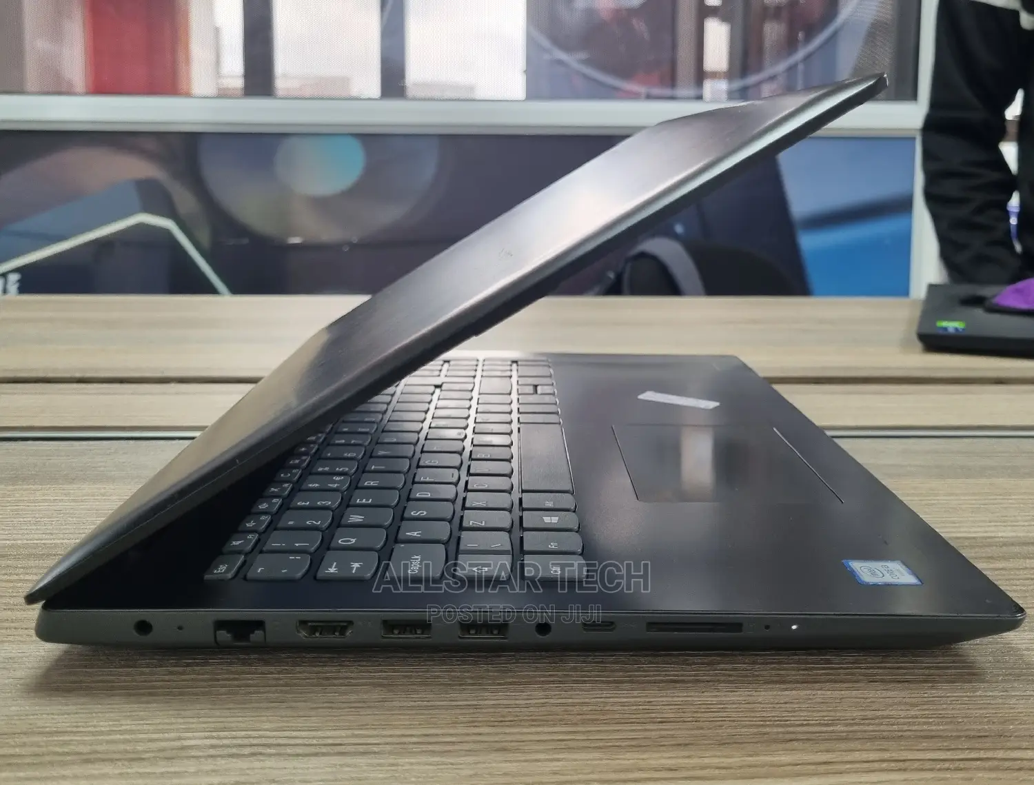 Laptop Lenovo IdeaPad 320 4GB Intel Core I3 HDD 500GB