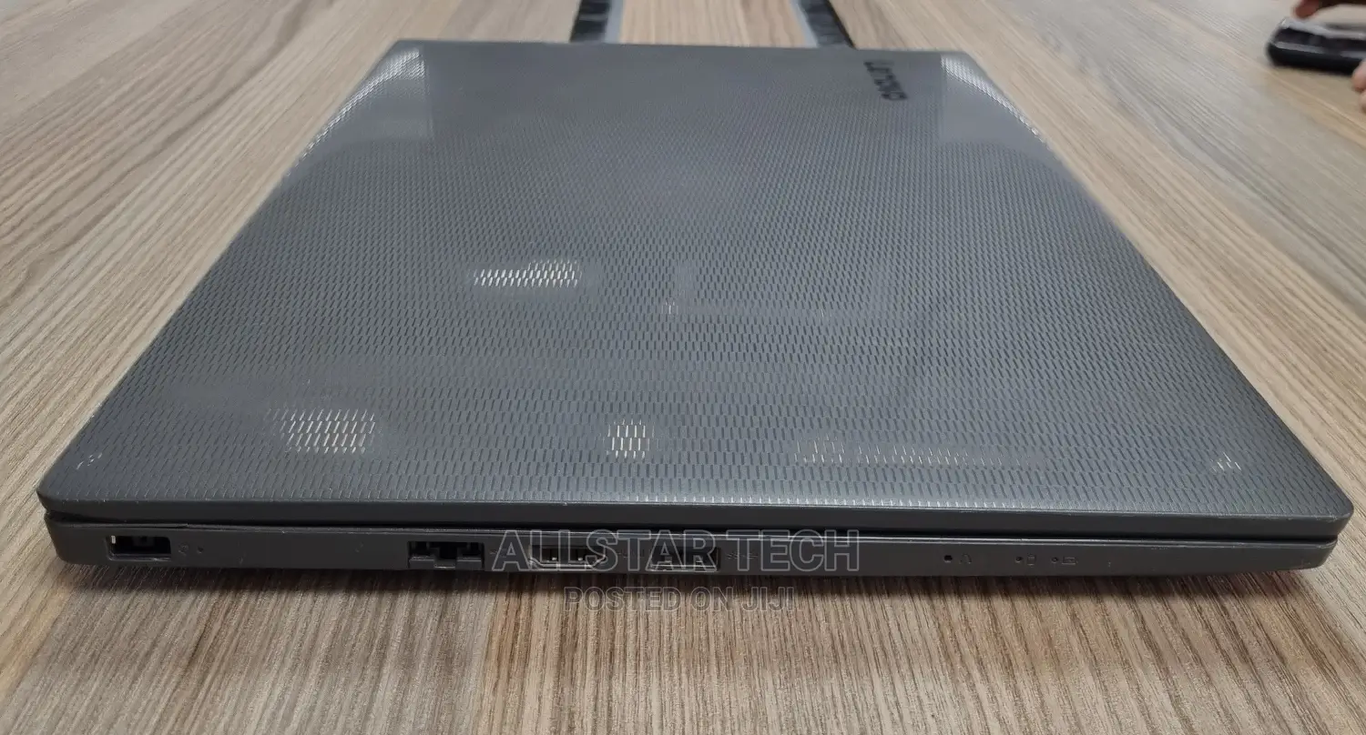 Laptop Lenovo V130 4GB Intel Core I5 HDD 500GB