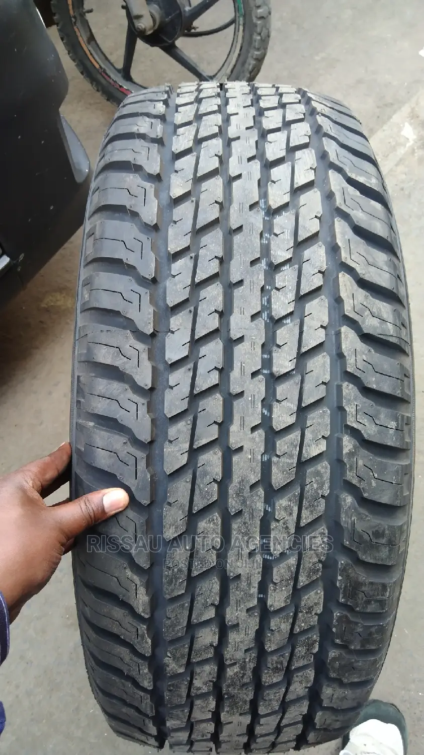 285/60 R 18 Yokohama Tyres Made in Japan.