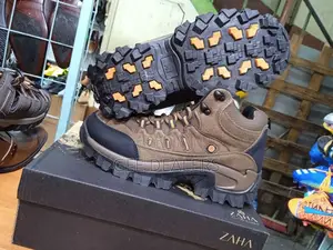 Unisex Skyview Outdoor Hiking Boots