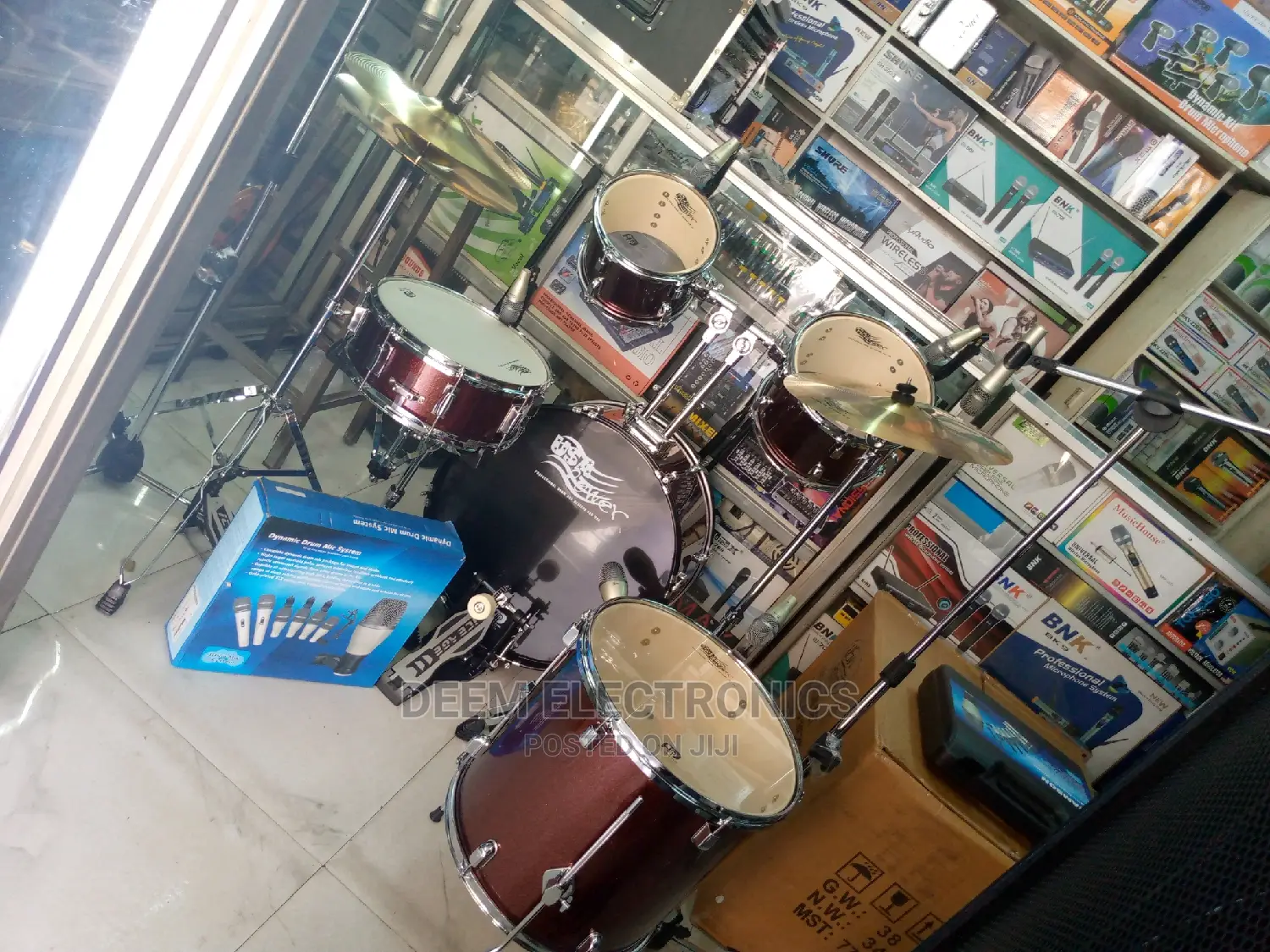 Drumset 5pc With Drum Mics and Cable and Stands