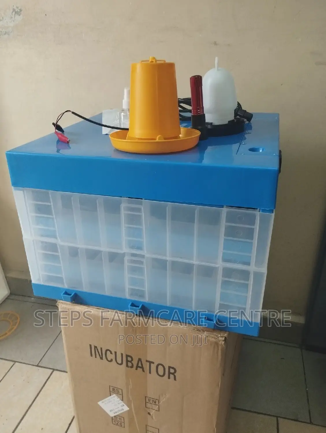Automatic 128 Eggs Incubator With Ac and DC Inputs