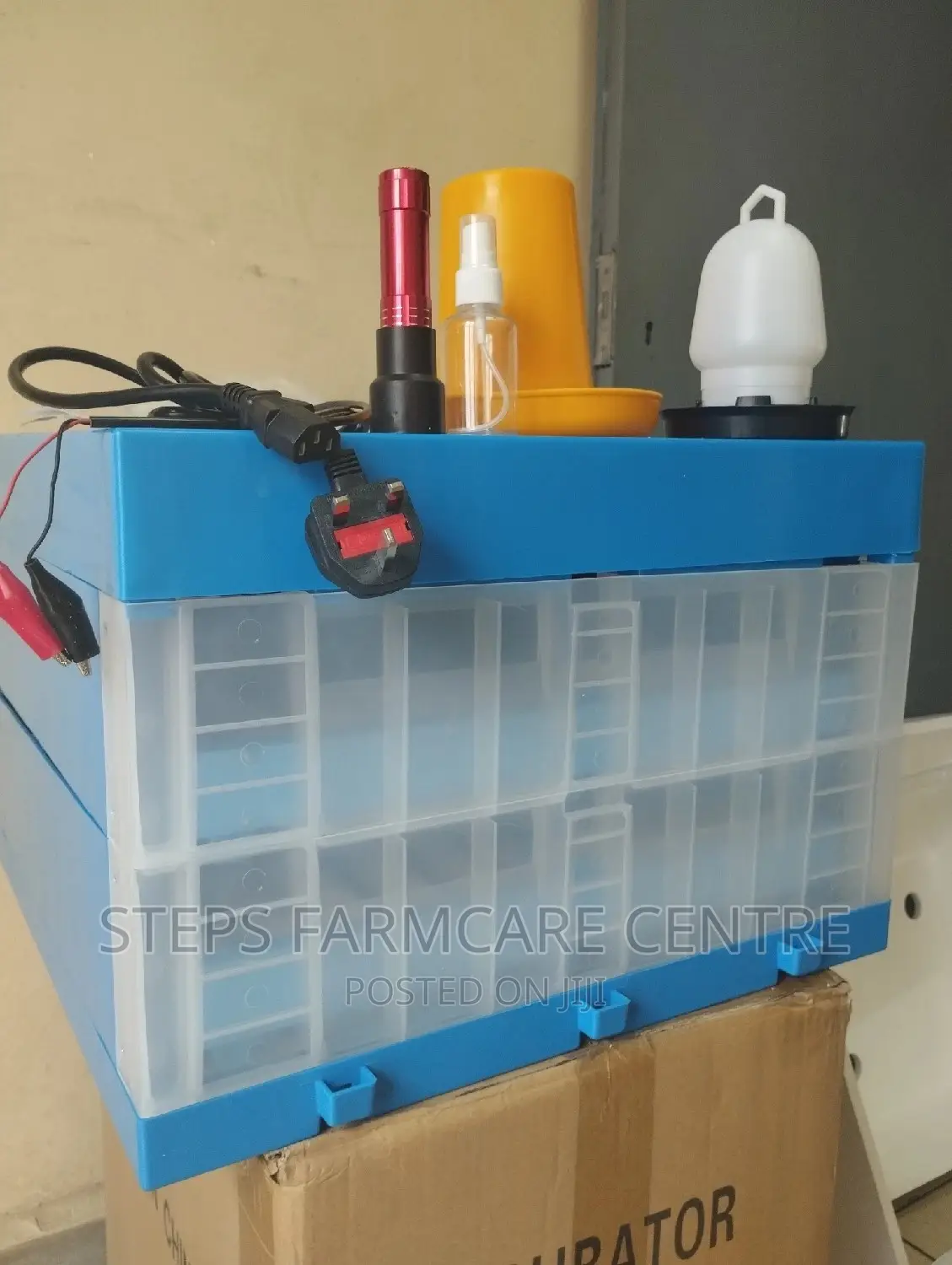 Automatic 128 Eggs Incubator With Ac and DC Inputs