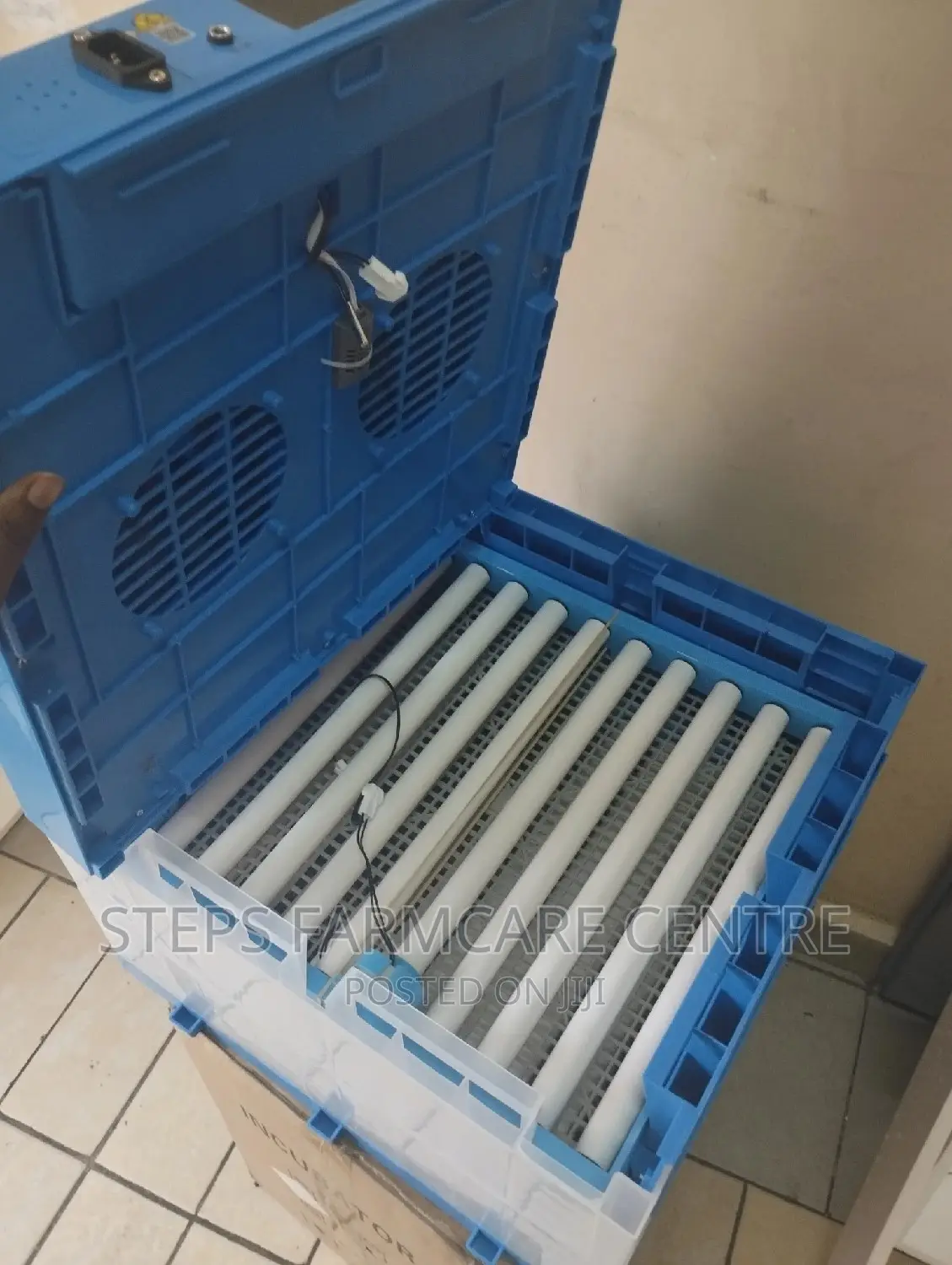 Automatic 128 Eggs Incubator With Ac and DC Inputs