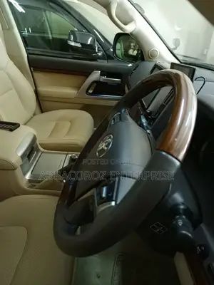 Toyota Land Cruiser 4.6 V8 ZX 2017 White