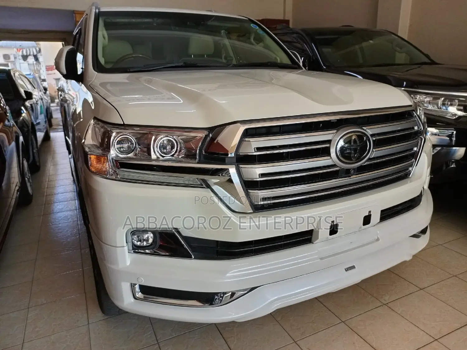 Toyota Land Cruiser 4.6 V8 ZX 2017 White