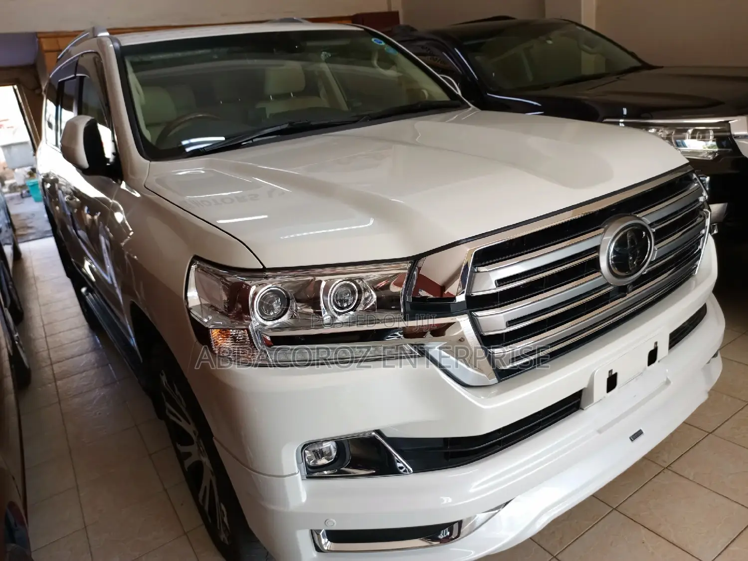Toyota Land Cruiser 4.6 V8 ZX 2017 White