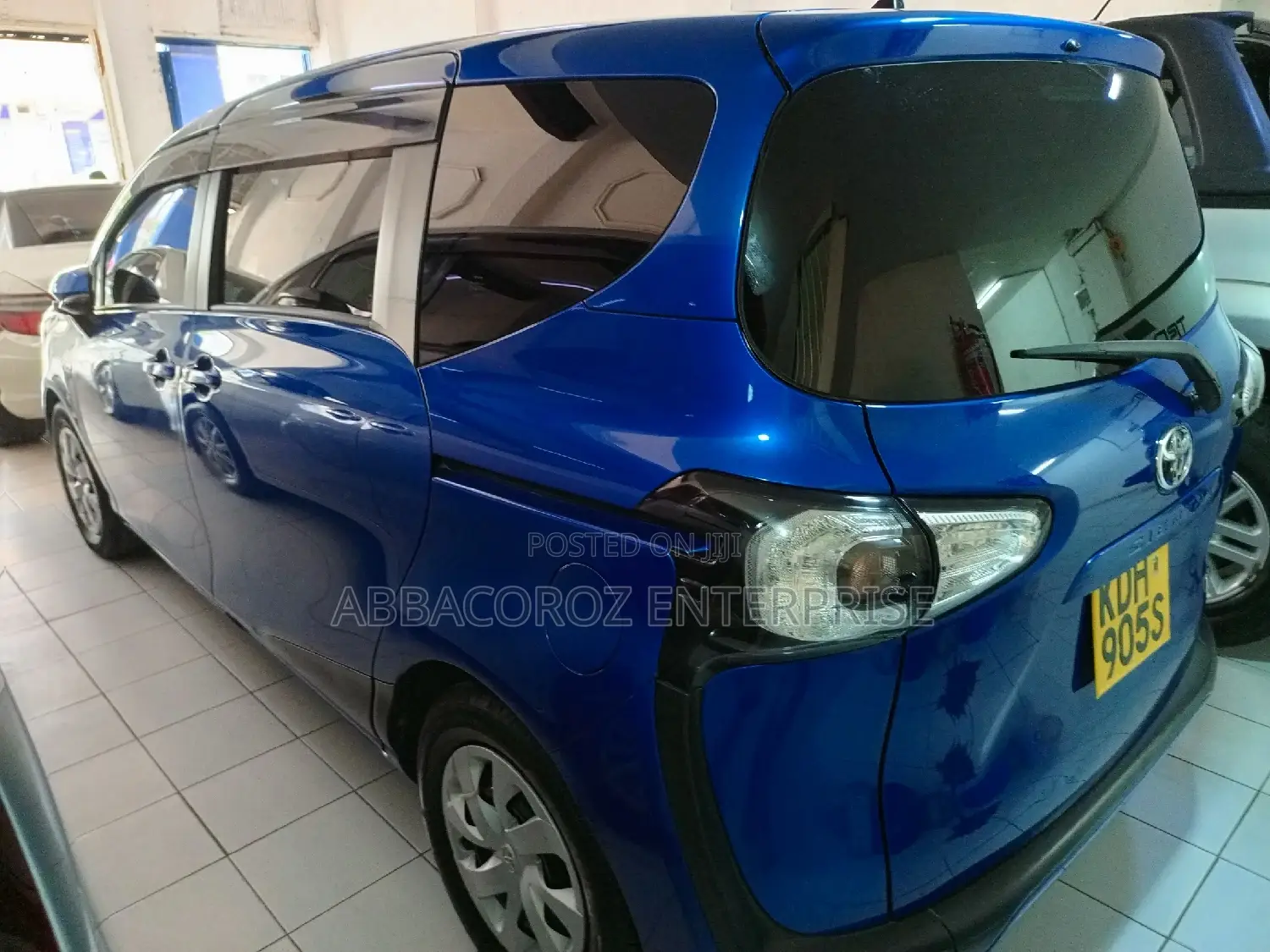 Toyota Sienta 1.5 FWD 2015 Blue