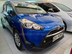 Toyota Sienta 1.5 FWD 2015 Blue