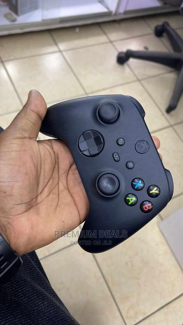 Xbox Series Pad - main view