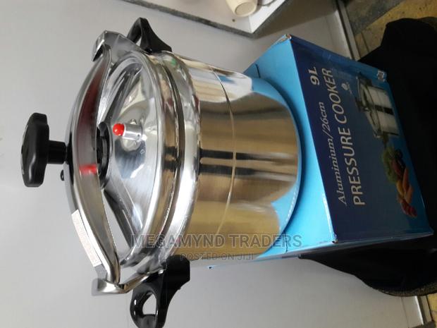 9 LTR Pressure Cooker With 2 Handle - main view