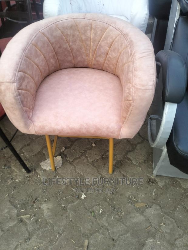 Styling Chairs for Makeup Artist - thumbnail 4