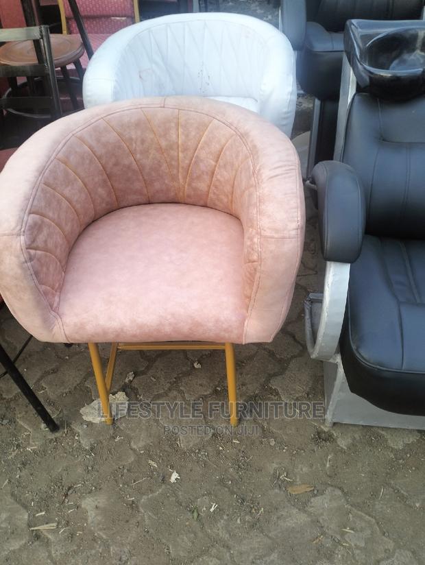 Styling Chairs for Makeup Artist - thumbnail 5