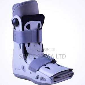 Aircast Air Select Cast Boot - main view