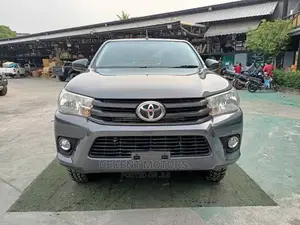 Toyota Hilux 2017 Gray