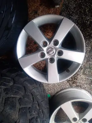 Size 15 Inches Nissan Alloy Rims Set