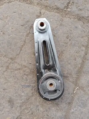 Gearbox Mount Nissan Serena, Lafesta, Extrail Available.
