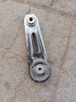Gearbox Mount Nissan Serena, Lafesta, Extrail Available.