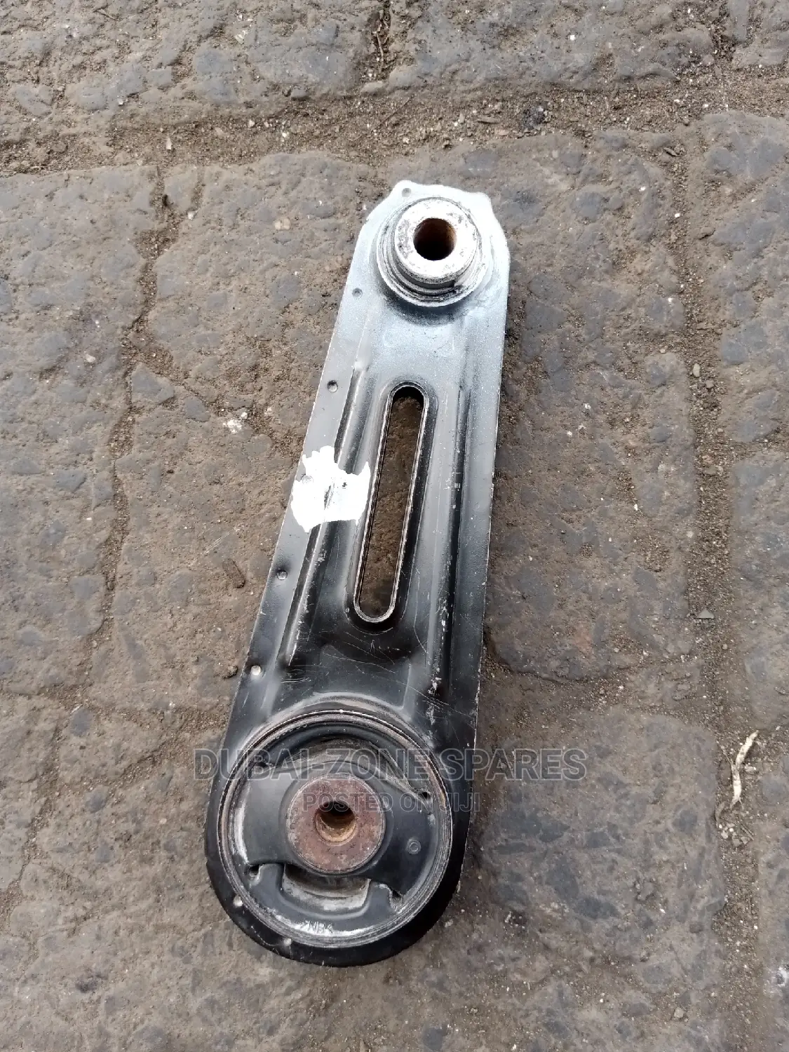 Gearbox Mount Nissan Serena, Lafesta, Extrail Available.