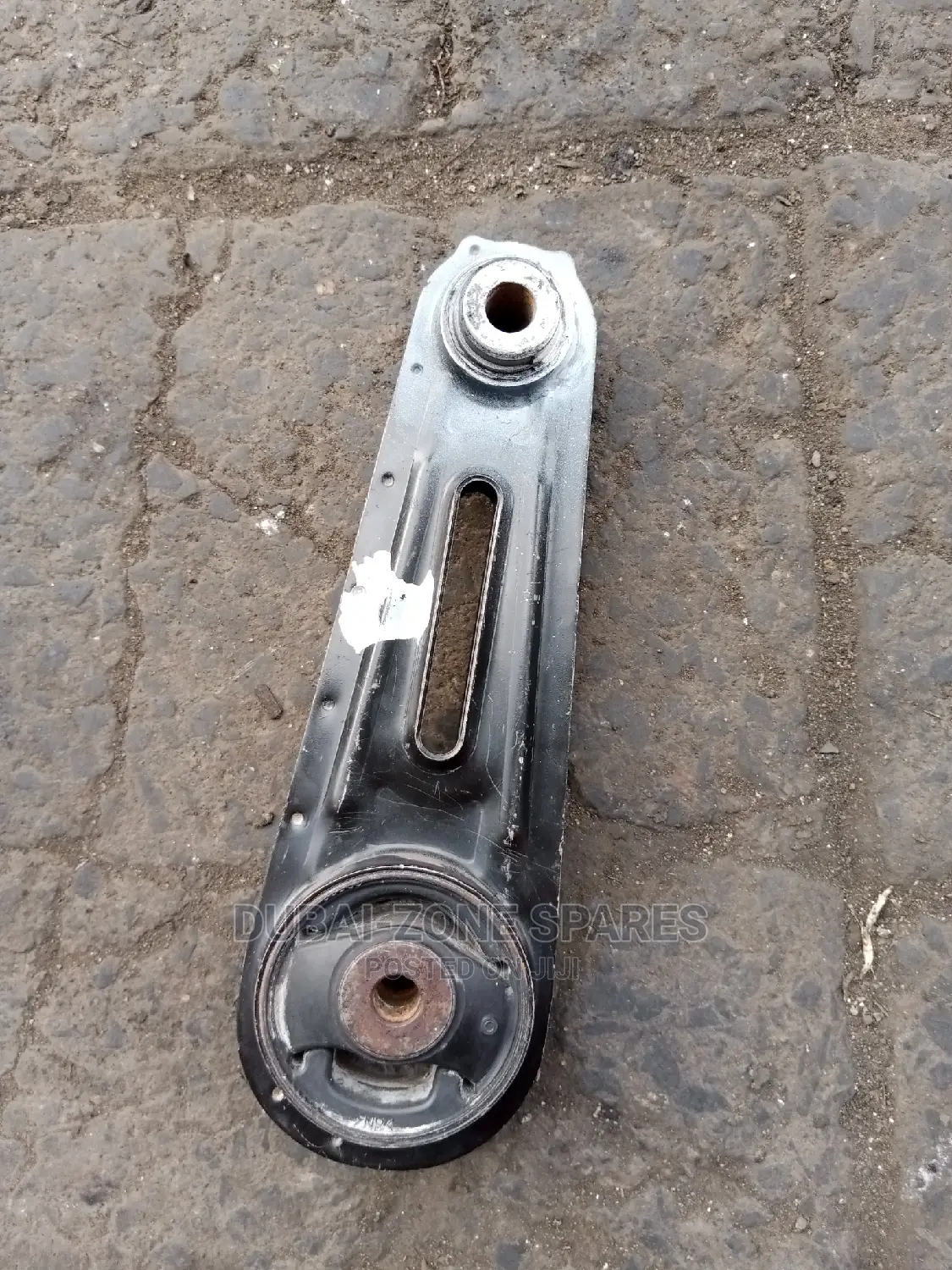 Gearbox Mount Nissan Serena, Lafesta, Extrail Available.