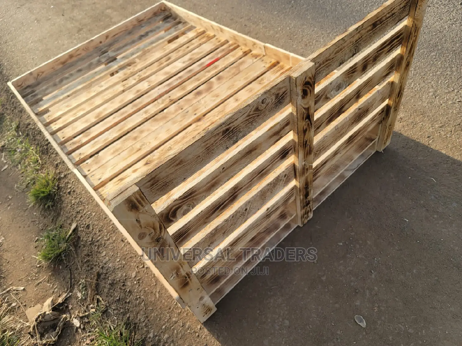 Exotic Wooden Pallet Beds in All Sizes