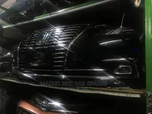 Toyota Crown Royal 2018 Nosecut