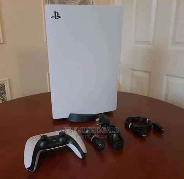 Clean Ps5 Standard With Controller - main view