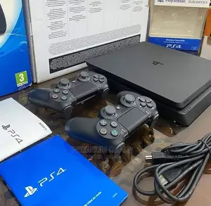 Slim Ps4 Clean With Two Controllers