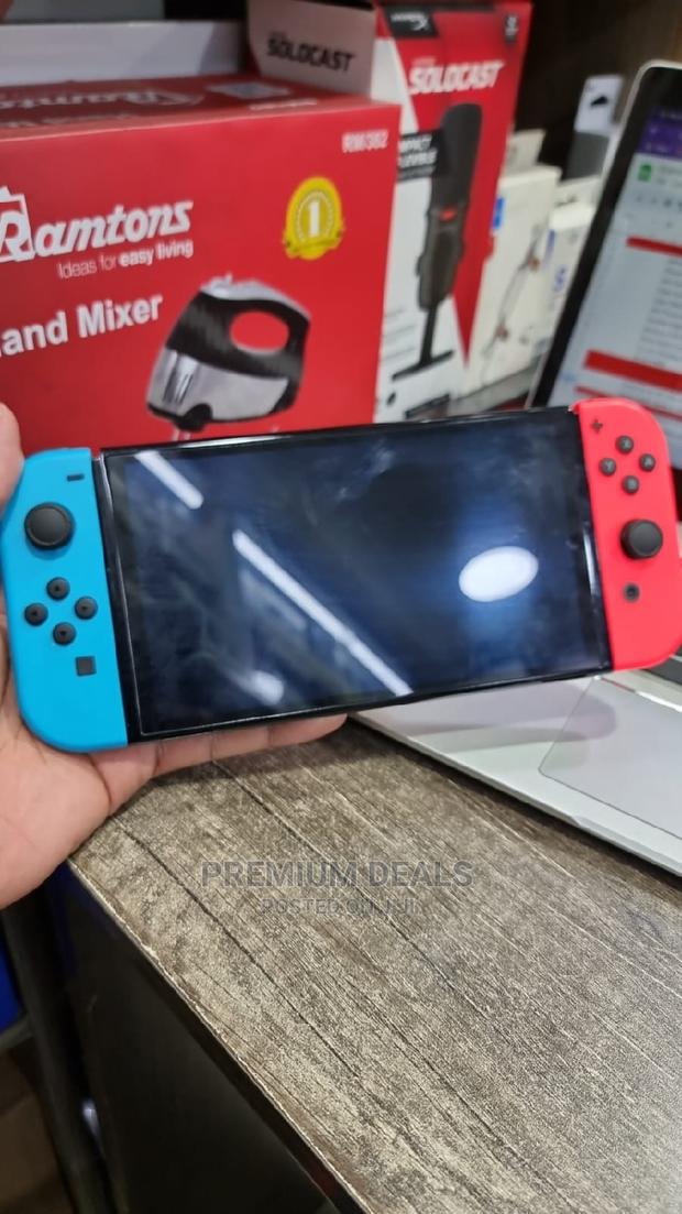 Nitendo Switch in Good Condition