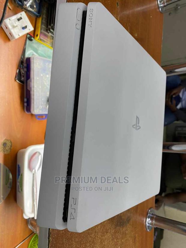 Sealed Ps4 Slim White