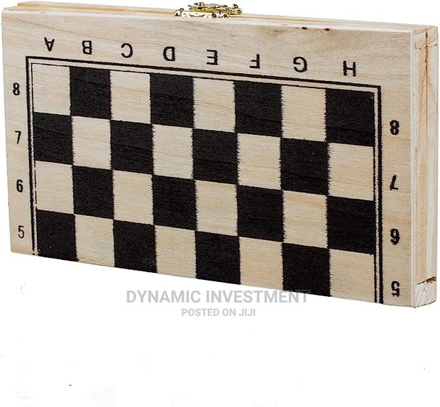 Foldable Wooden Chessboard Travel Chess Set With Lock - main view