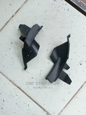 Prado 120 Windscreen Finisher
