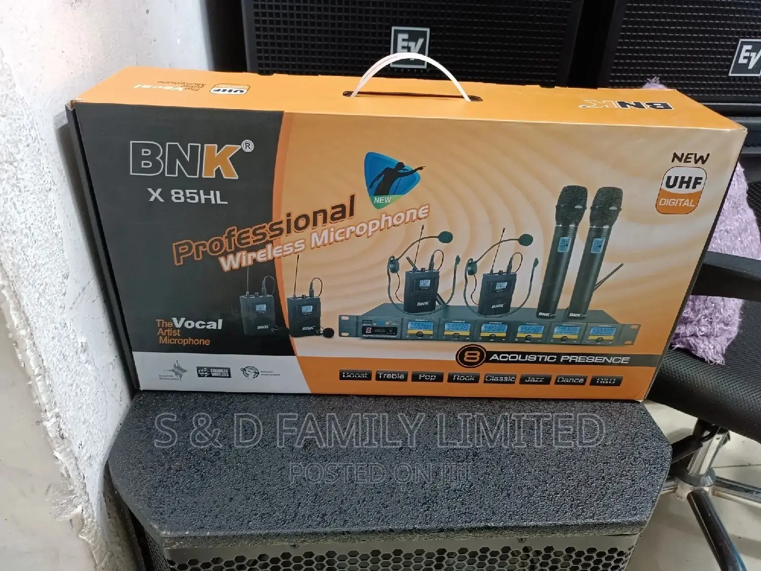 BNK X85HL Two Handheld 4 Lapel Microphones
