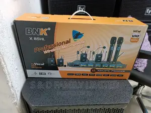 BNK X85HL Two Handheld 4 Lapel Microphones
