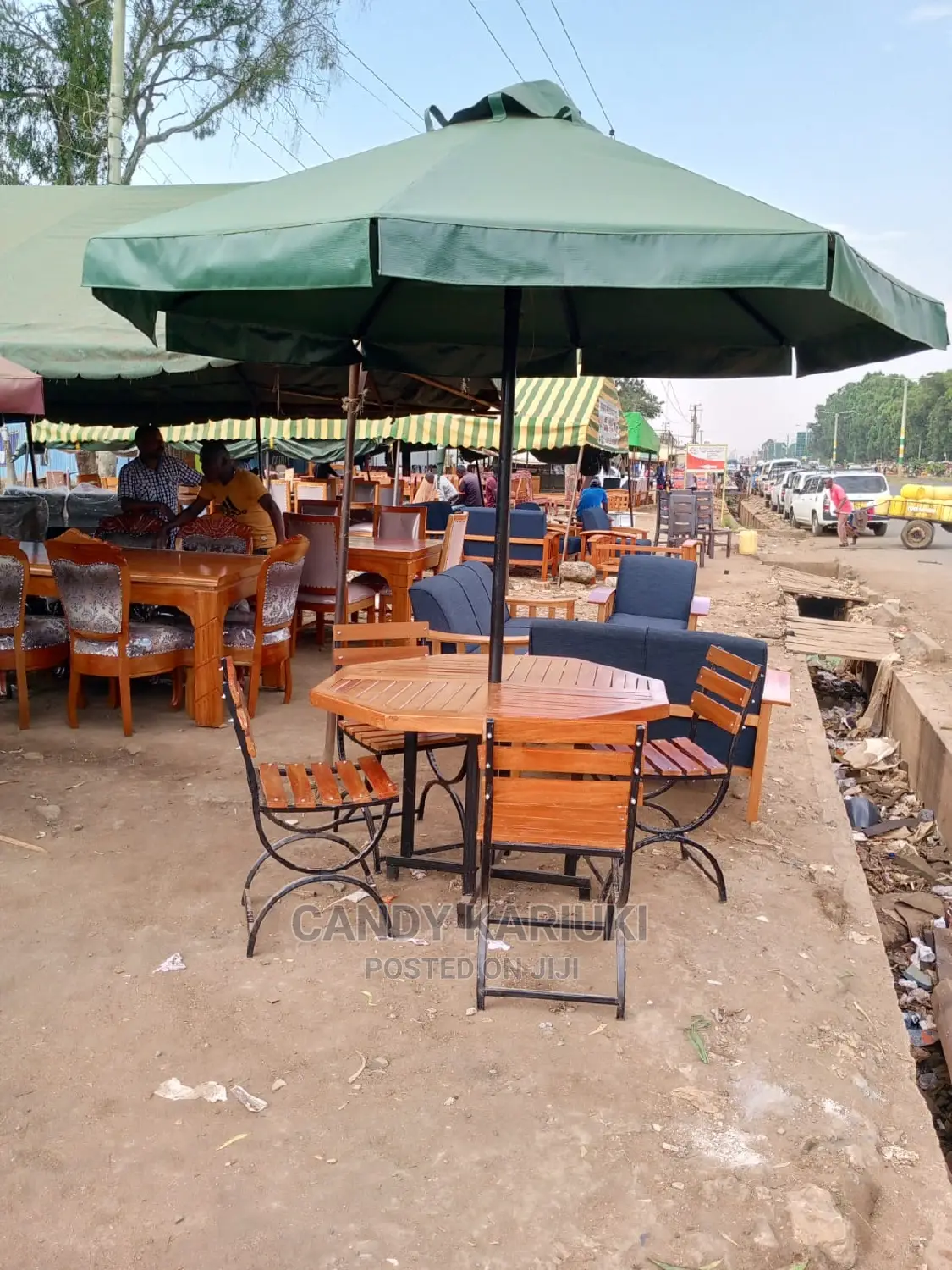 4 Seater Outdoor Set Plus Umbrella