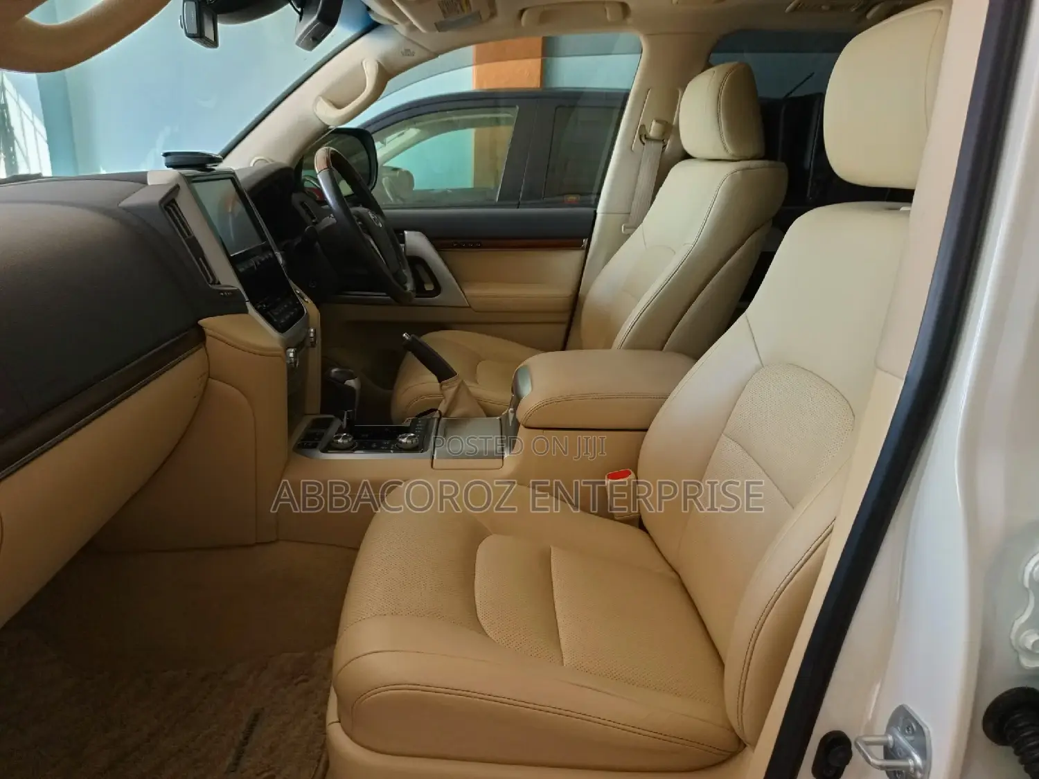 Toyota Land Cruiser 4.6 V8 ZX 2020 Pearl