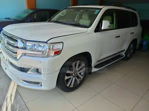 Toyota Land Cruiser 4.6 V8 ZX 2020 Pearl