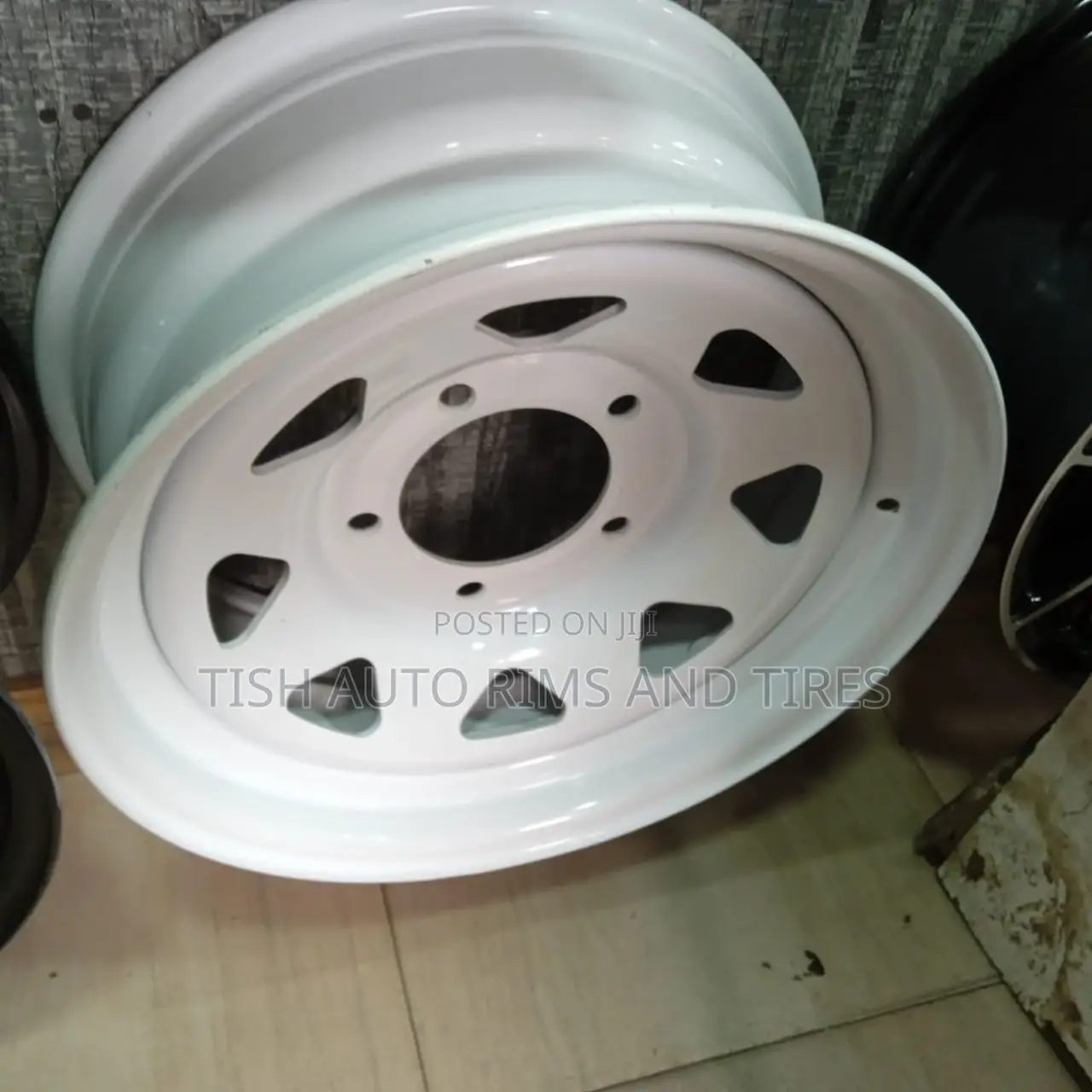White Rim 16 Inch Landcruser