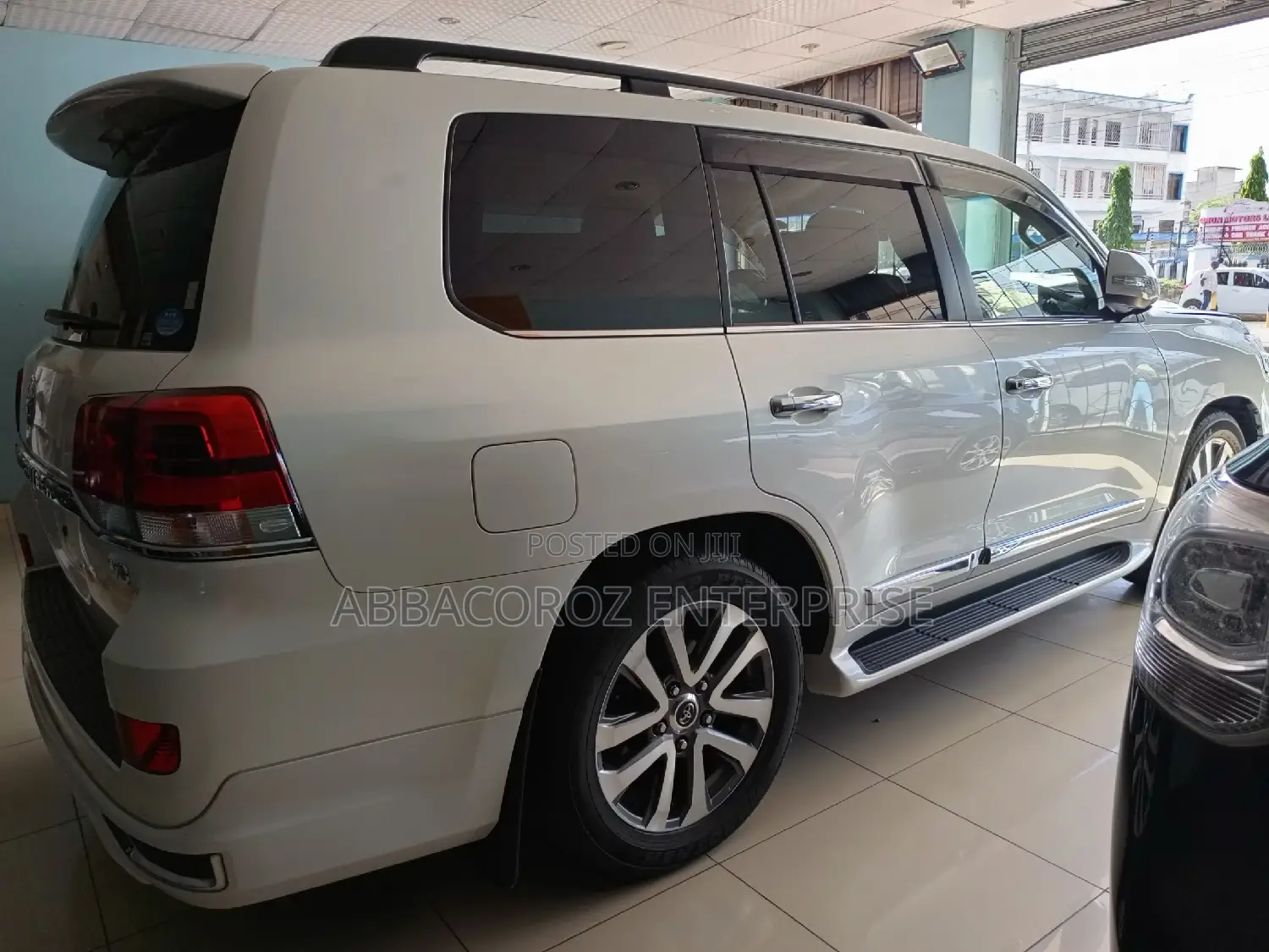 Toyota Land Cruiser 4.6 V8 ZX 2020 Pearl