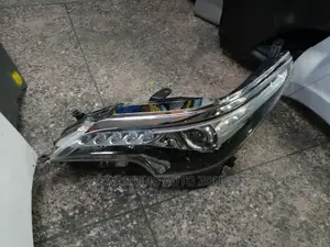 Toyota Fortuner 2018 Headlight Xenon.