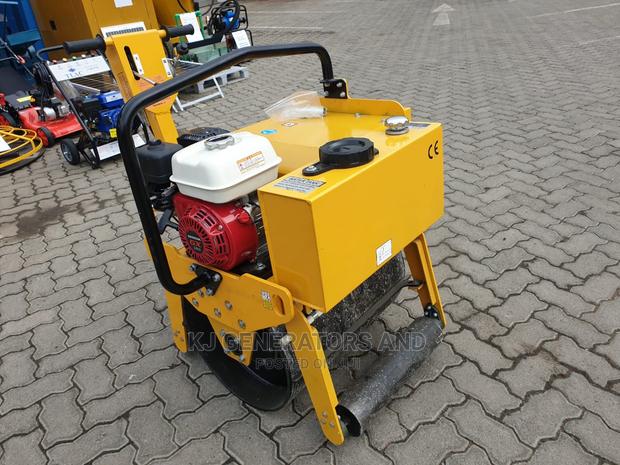 Single Roller Drum Vibrator.