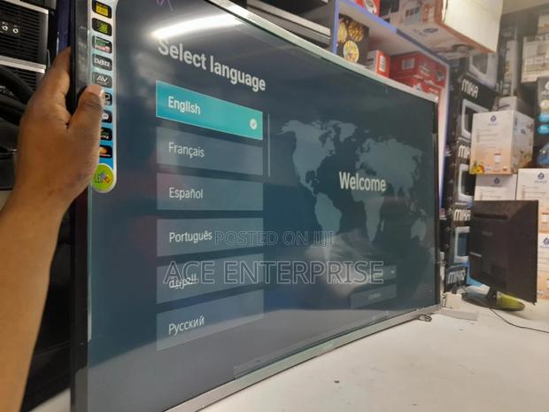 Vision Plus 43′′ Curved OS Smart TV 3 Months Showmax